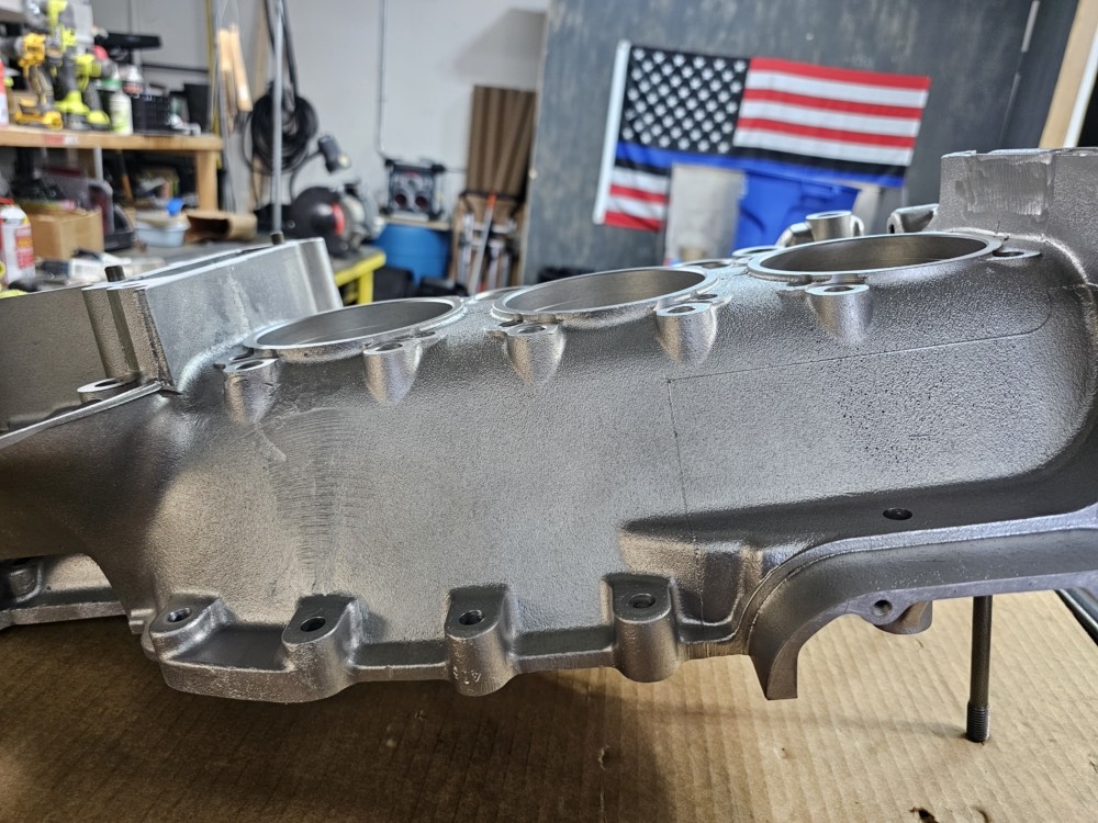 Cylinder block, bores clean